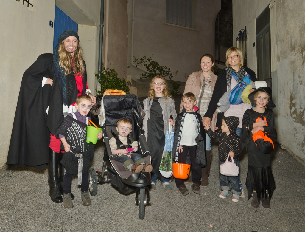 Maury-4276 Halloween Photo